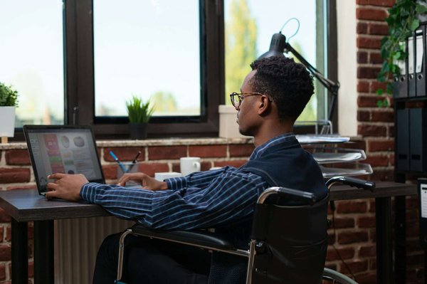 Comment mettre en place un système de gestion des performances pour les employés en télétravail?